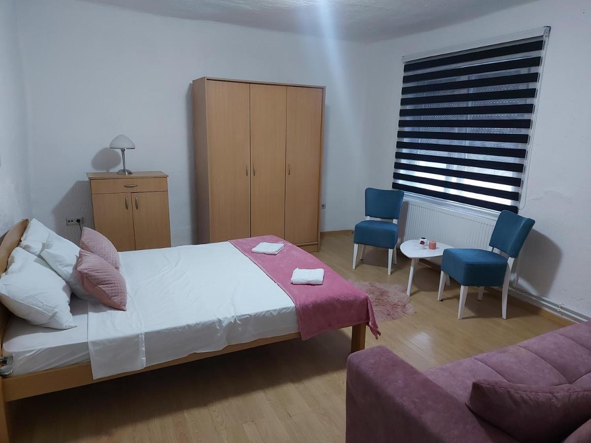 Kuca Na Dan Lägenhet Šid Exteriör bild